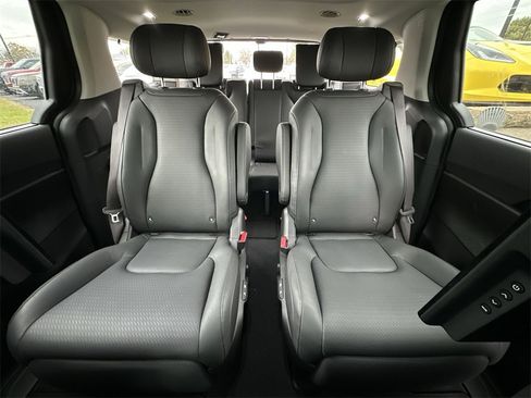 Used 2026 Kia Carnival SX Prestige image 15