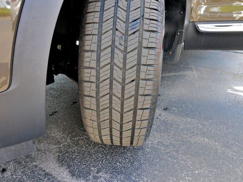 Used 2021 Kia Telluride EX image 32