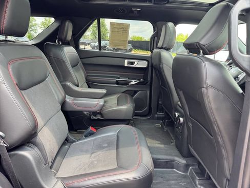 Used 2022 Ford Explorer ST-Line w/ Class IV Trailer Tow Package AWD/4WD image 26