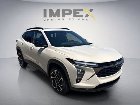 New 2026 Chevrolet Trax RS w/ Sunroof Package FWD image 7