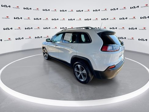 Used 2019 Jeep Cherokee Limited image 6