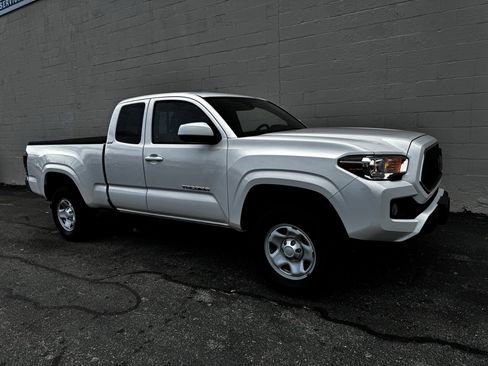 Used 2021 Toyota Tacoma SR5 image 4