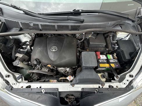 Used 2020 Toyota Sienna LE FWD image 11