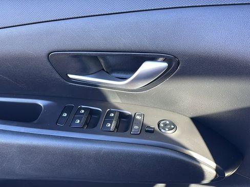 Used 2022 Hyundai Tucson SE image 14