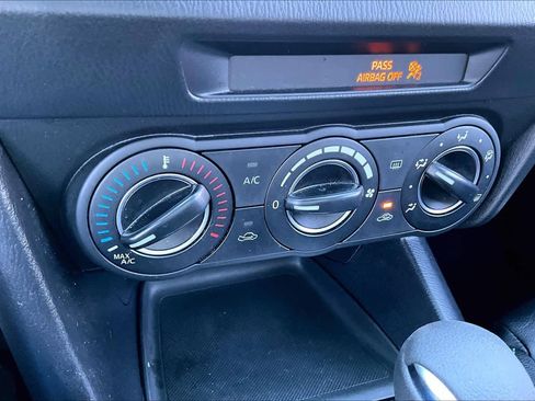 Used 2016 MAZDA MAZDA3 i Sport w/ Preferred Equipment Package image 31