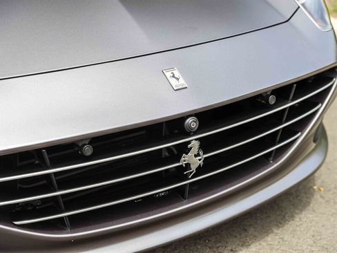 Used 2016 Ferrari California T RWD image 10