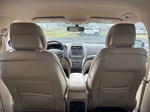 Used 2017 Lincoln MKC Premiere image 15