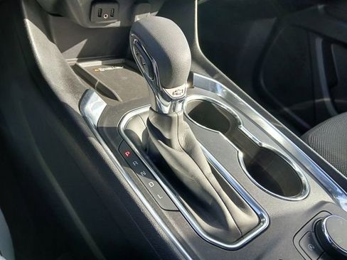 Certified 2023 Chevrolet Traverse LT w/ Rear Camera Mirror Package image 24