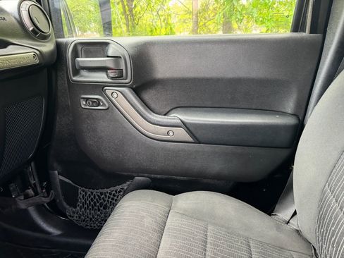 Used 2011 Jeep Wrangler Unlimited Sport AWD/4WD image 7