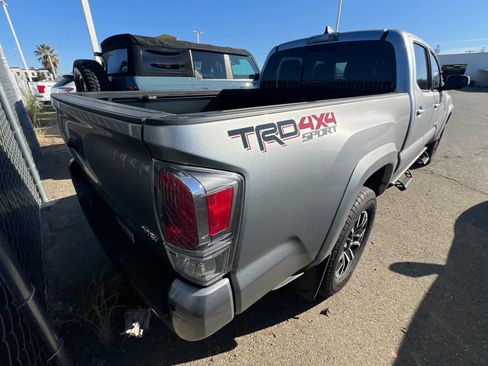 Used 2023 Toyota Tacoma TRD Sport w/ TRD Premium Sport Package image 4
