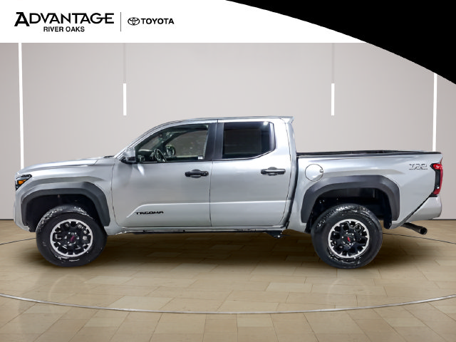 Certified 2025 Toyota Tacoma TRD Off-Road AWD/4WD image 5