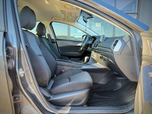 Used 2017 MAZDA MAZDA3 Sport FWD image 16