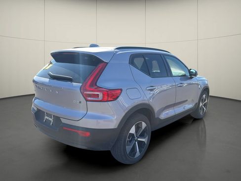 Used 2026 Volvo XC40 B5 Plus AWD/4WD image 7