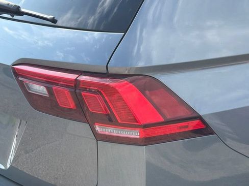 Used 2021 Volkswagen Tiguan S FWD image 12