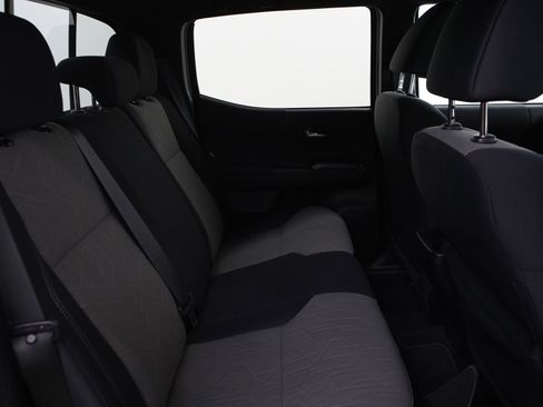 Used 2022 Toyota Tacoma TRD Off-Road image 12