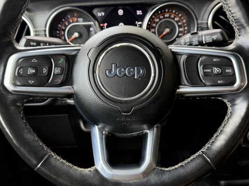 Used 2021 Jeep Wrangler Unlimited Sahara image 35