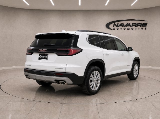 Used 2026 GMC Acadia Elevation w/ Elevation Premium Package FWD image 8