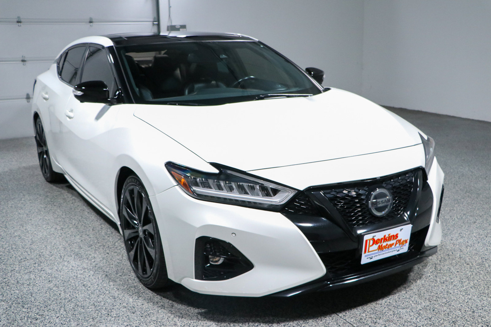 Used 2021 Nissan Maxima SR w/ Sport Mat Group FWD image 5