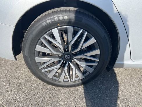 Used 2024 Nissan Altima 2.5 SV image 22