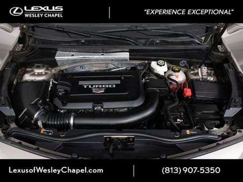 Used 2023 Cadillac XT4 Luxury w/ Cold Weather Package FWD image 10