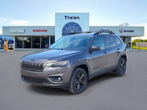 Used 2019 Jeep Cherokee Latitude Plus AWD/4WD image 2