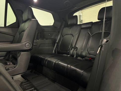 Used 2025 Honda Pilot TrailSport image 11