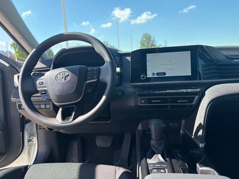 Used 2026 Toyota Camry LE FWD image 22