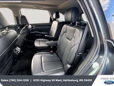 Used 2023 Kia Sorento SX image 19