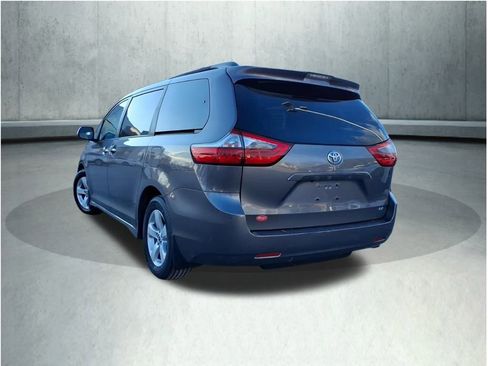 Certified 2020 Toyota Sienna LE image 22
