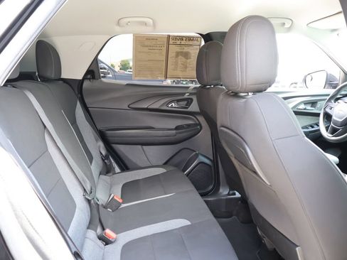 Used 2023 Chevrolet TrailBlazer LT w/ Convenience Package FWD image 11