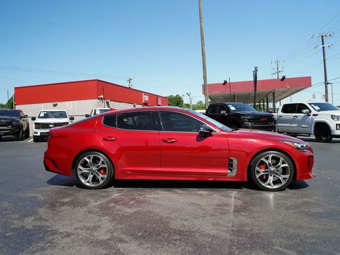 Used 2020 Kia Stinger GT2 image 2