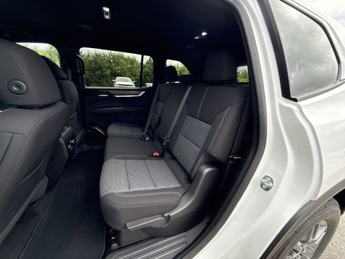 New 2025 GMC Acadia Elevation image 60