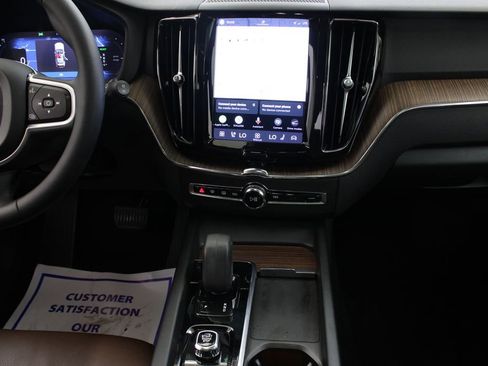 Used 2022 Volvo XC60 T8 Inscription Expression w/ Advanced Package AWD/4WD image 24
