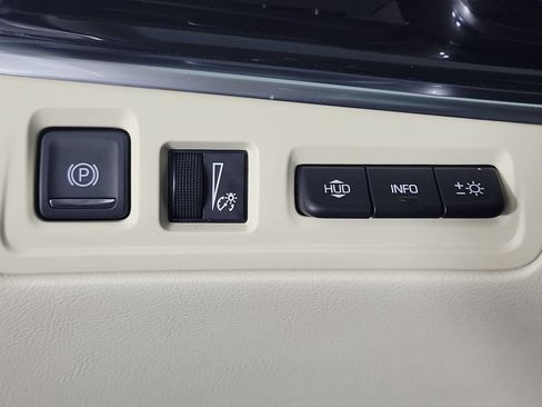 Certified 2023 Cadillac XT6 Premium Luxury w/ Technology Package AWD/4WD image 33