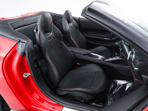 Certified 2023 Ferrari Portofino M image 23