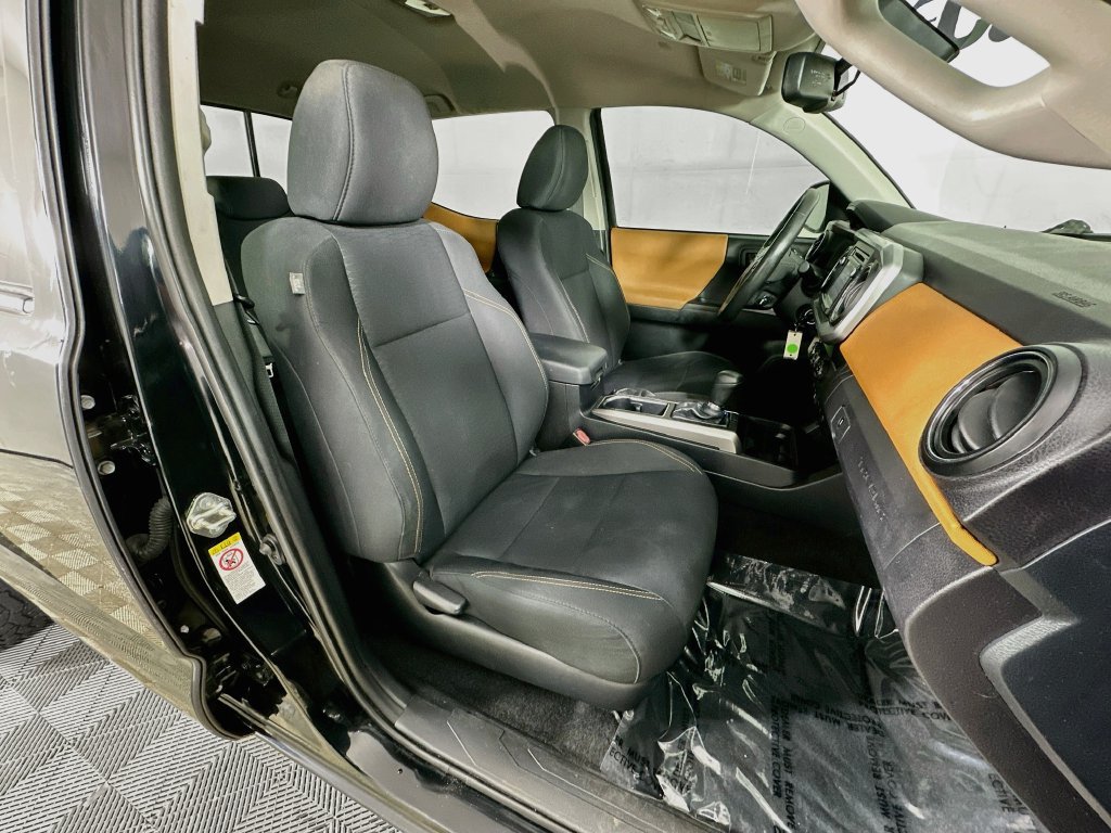 Used 2019 Toyota Tacoma SR5 RWD image 29