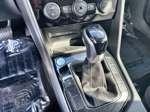 Used 2024 Volkswagen Taos SE image 23