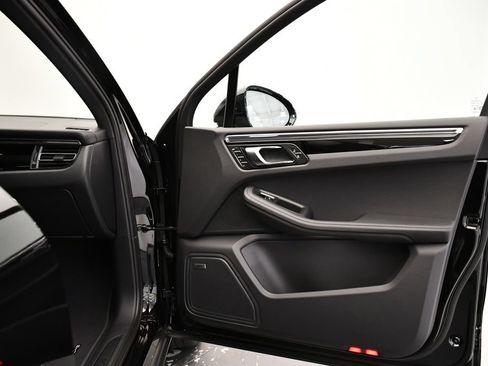 Certified 2026 Porsche Macan AWD/4WD image 48