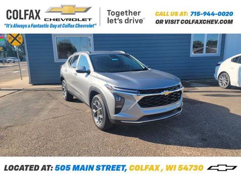 New 2025 Chevrolet Trax LT w/ Driver Confidence Package image 1