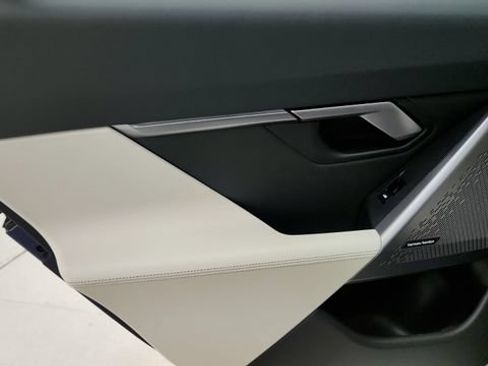 Used 2025 BMW i5 eDrive40i RWD image 48