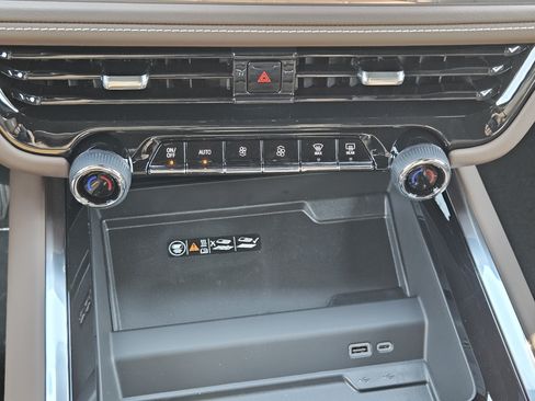 New 2026 Chevrolet Tahoe High Country AWD/4WD image 14