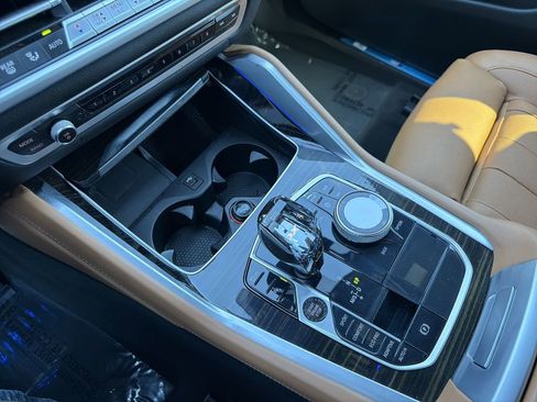 Used 2021 BMW X6 sDrive40i w/ M Sport Package image 7