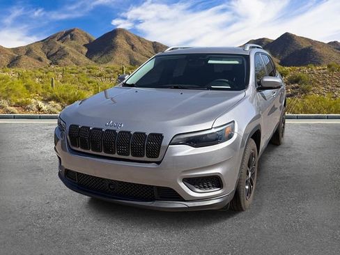 Used 2021 Jeep Cherokee Latitude FWD image 2