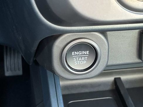 Used 2025 Ford Maverick Lobo AWD/4WD image 36