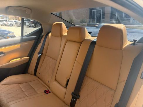 Used 2023 Nissan Sentra SV w/ SV Premium Package FWD image 16