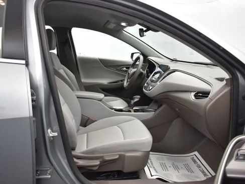 Used 2024 Chevrolet Malibu LT FWD image 16