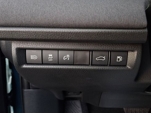 Used 2025 Toyota Camry LE image 25