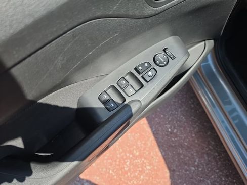 Used 2022 Hyundai Accent SE FWD image 11