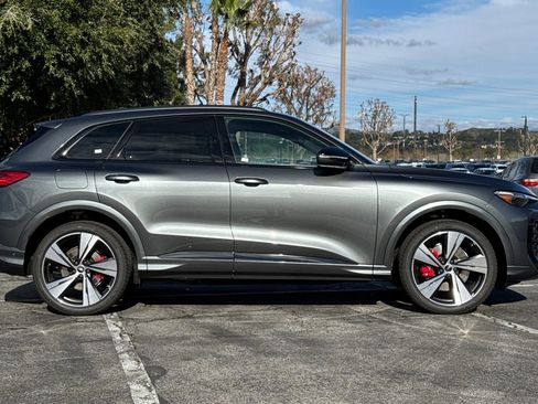 New 2025 Audi SQ5 Premium Plus image 3