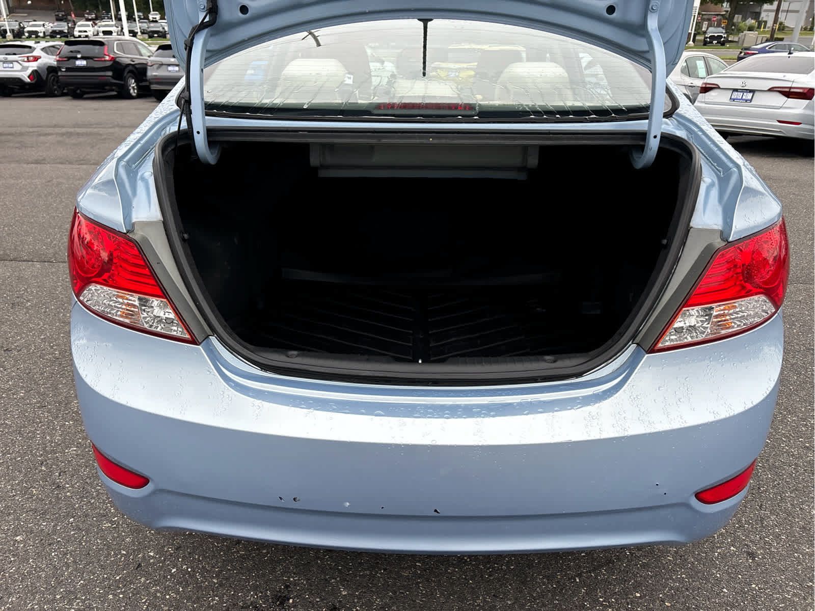 Used 2012 Hyundai Accent GLS FWD image 23